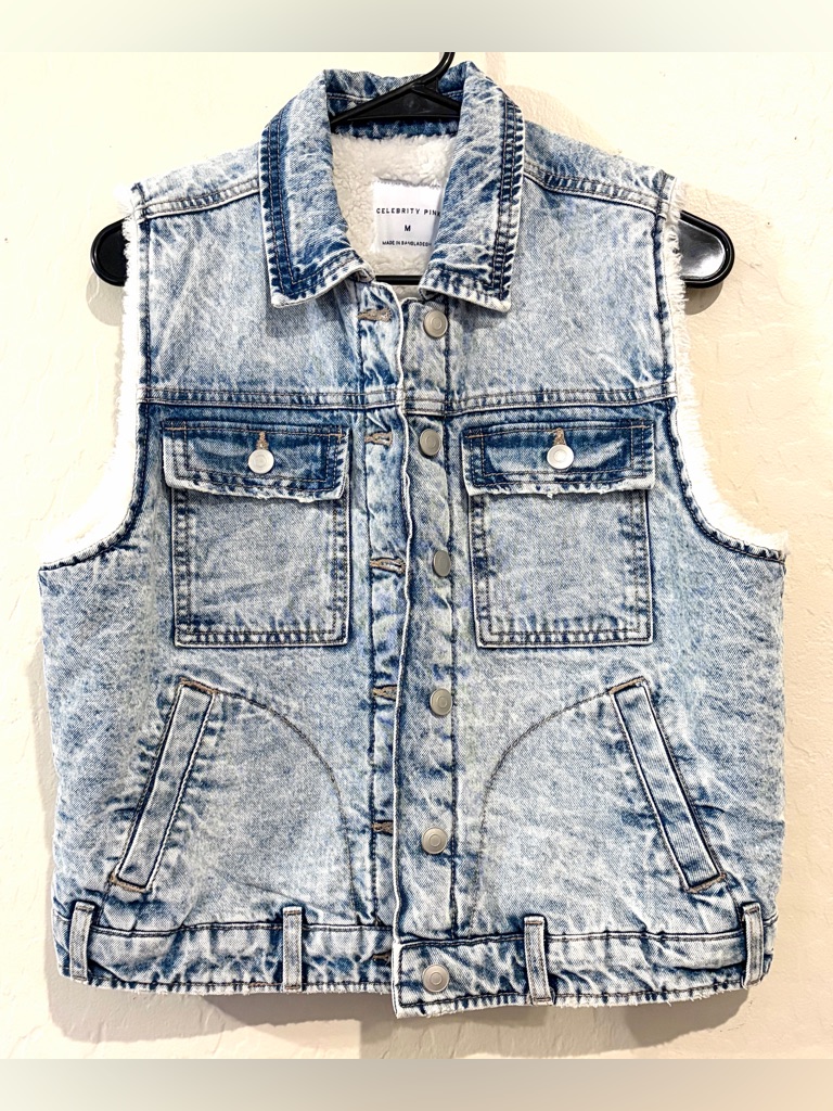Celebrity Pink Sherpa Lined Denim Vest Jacket Acid Wash Western Cozy Size Medium